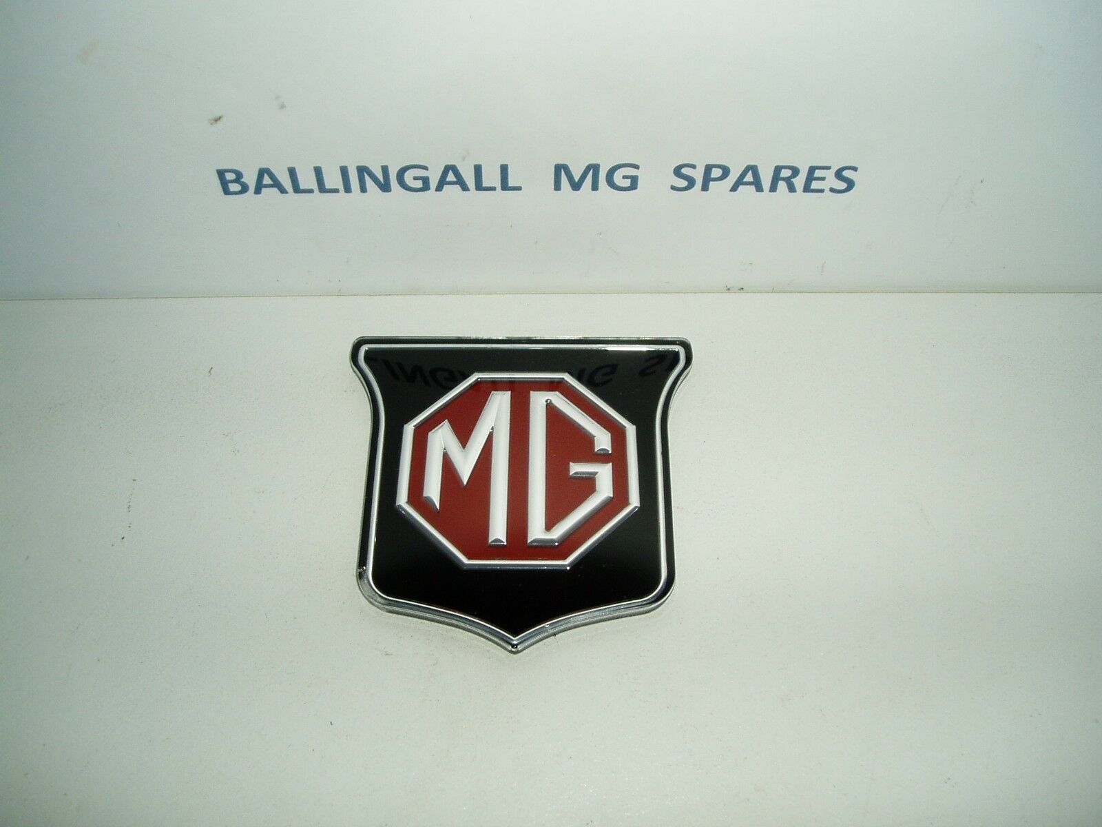 201 050 Ara2148 Mg Mgb Grille Badge As Original Shape And Colours No